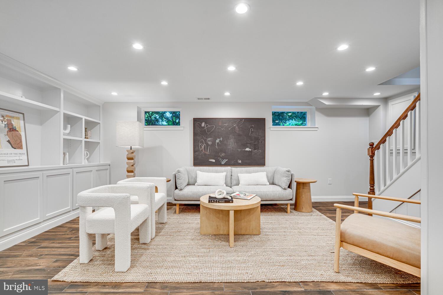 704 GRAND VIEW DRIVE