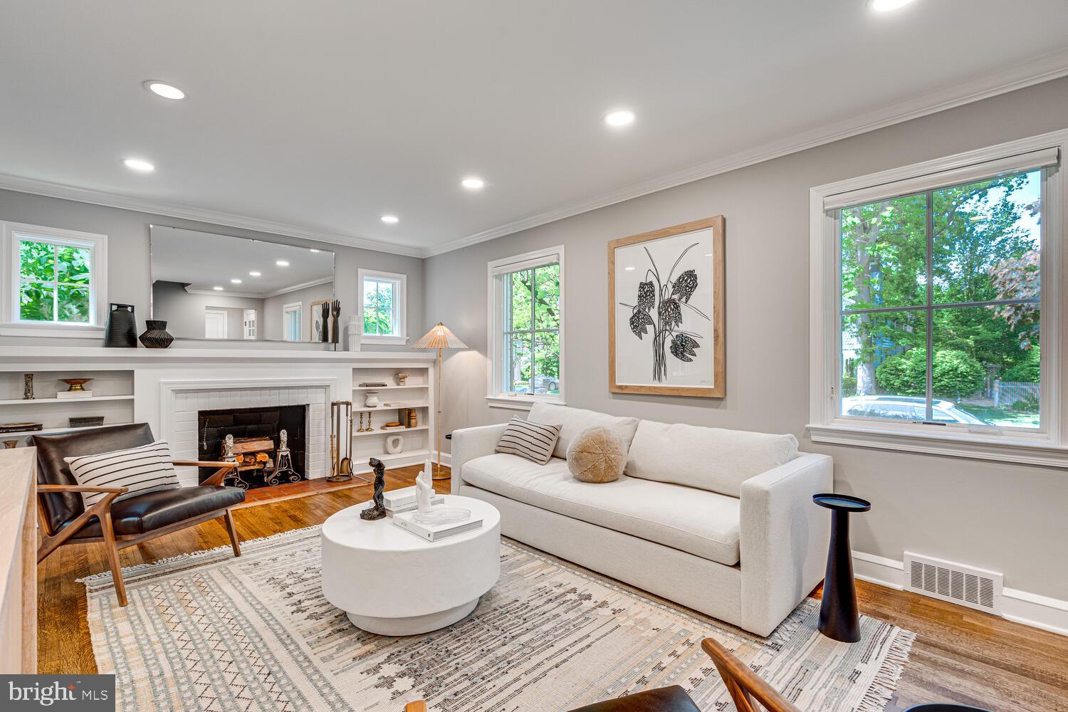 704 GRAND VIEW DRIVE