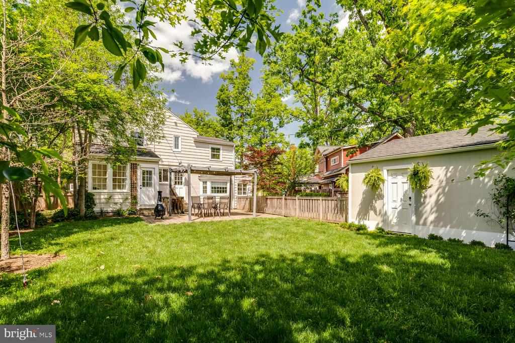 704 GRAND VIEW DRIVE
