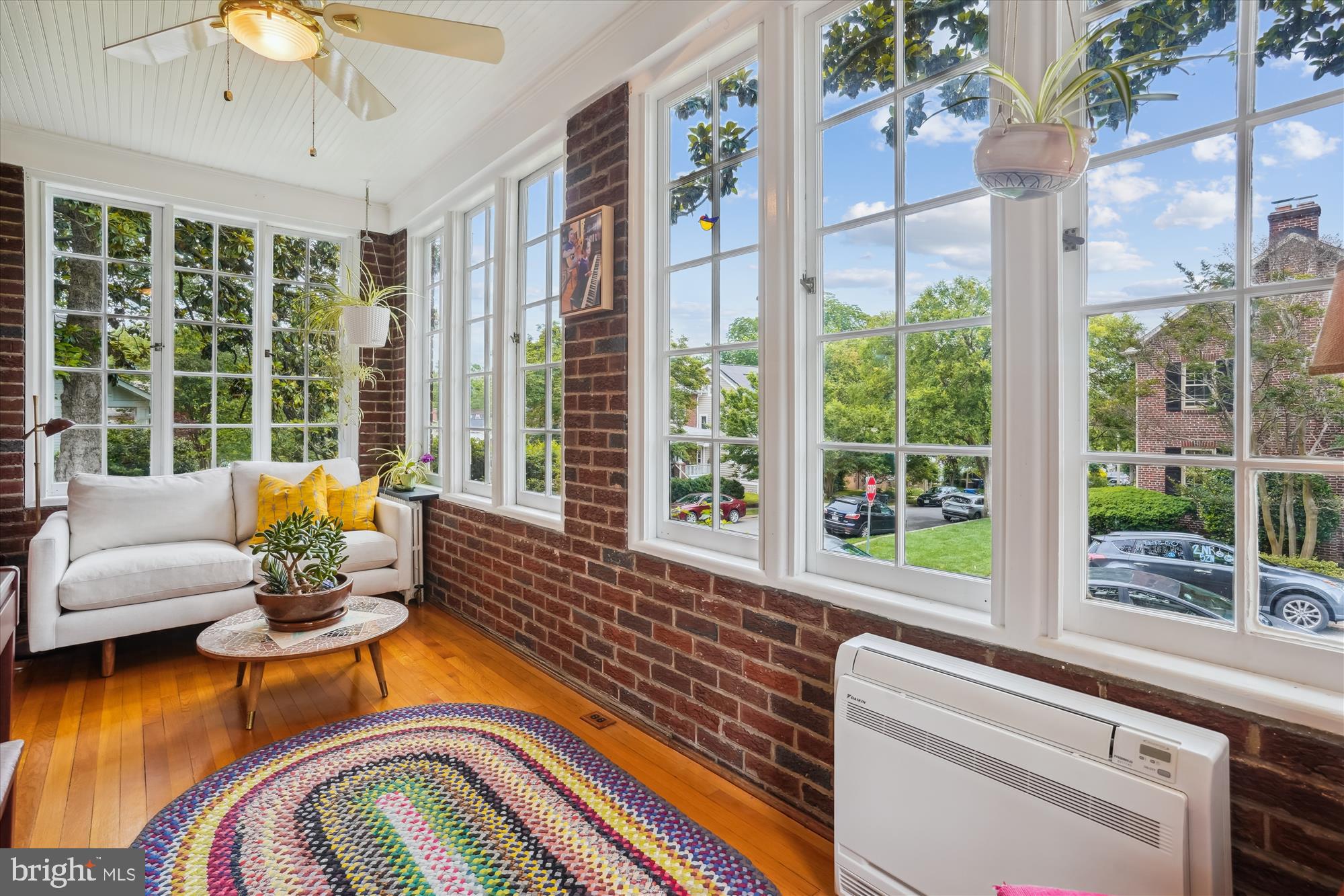 402 W MASONIC VIEW AVENUE