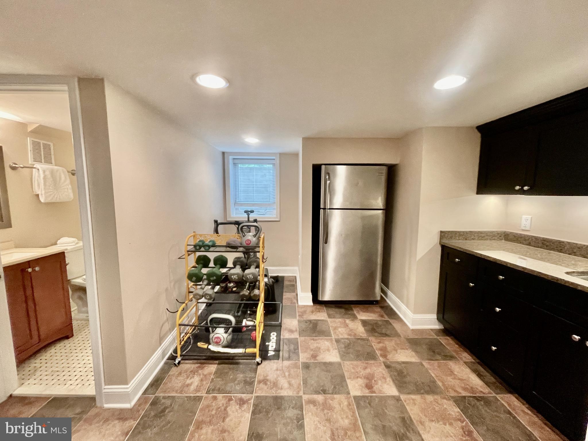 402 W MASONIC VIEW AVENUE