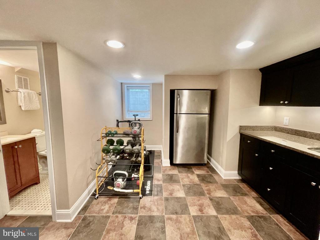402 W MASONIC VIEW AVENUE
