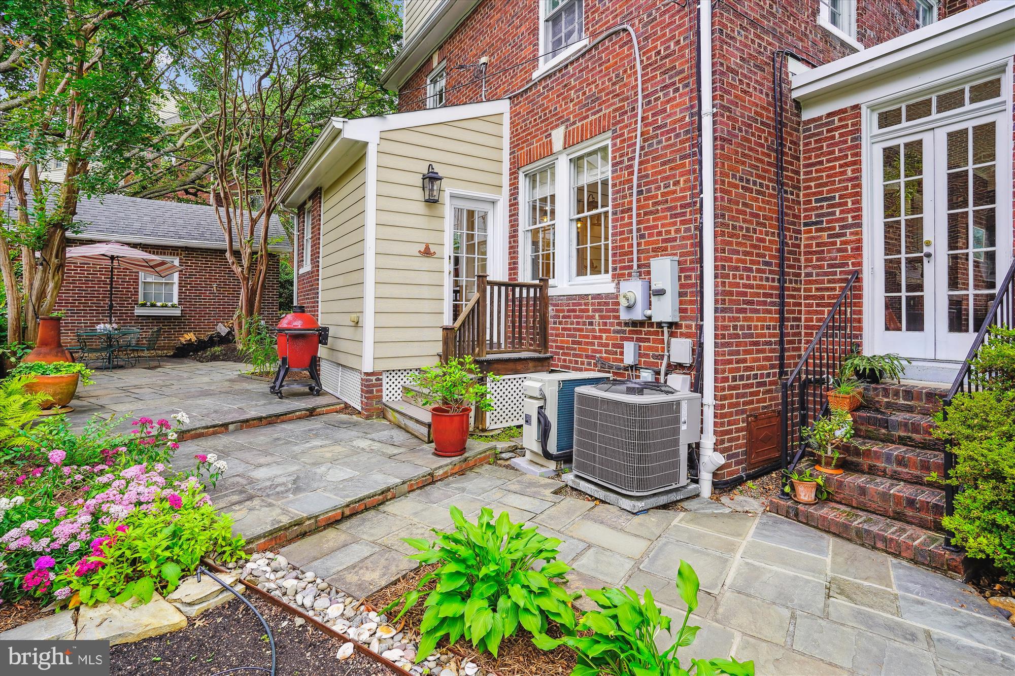 402 W MASONIC VIEW AVENUE