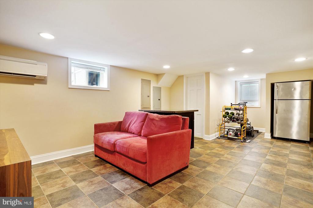 402 W MASONIC VIEW AVENUE