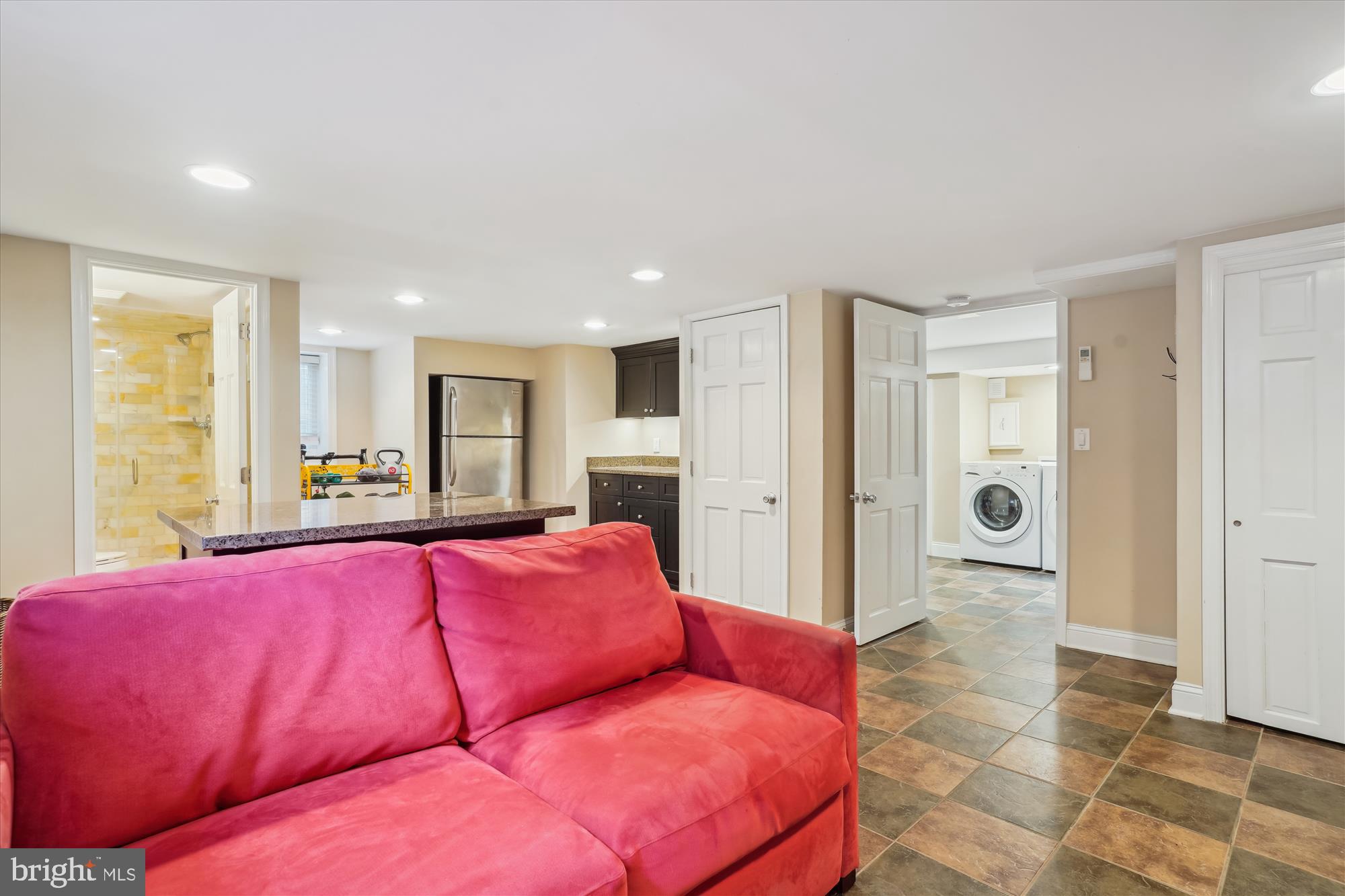 402 W MASONIC VIEW AVENUE