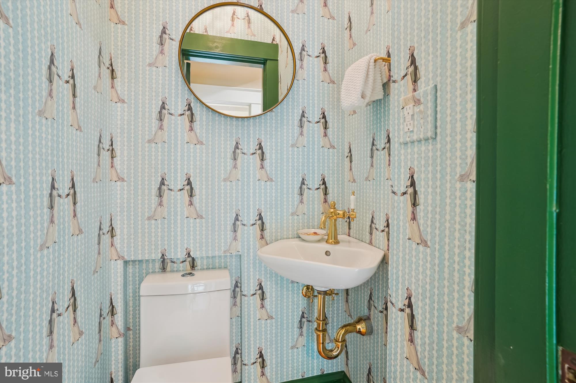 402 W MASONIC VIEW AVENUE