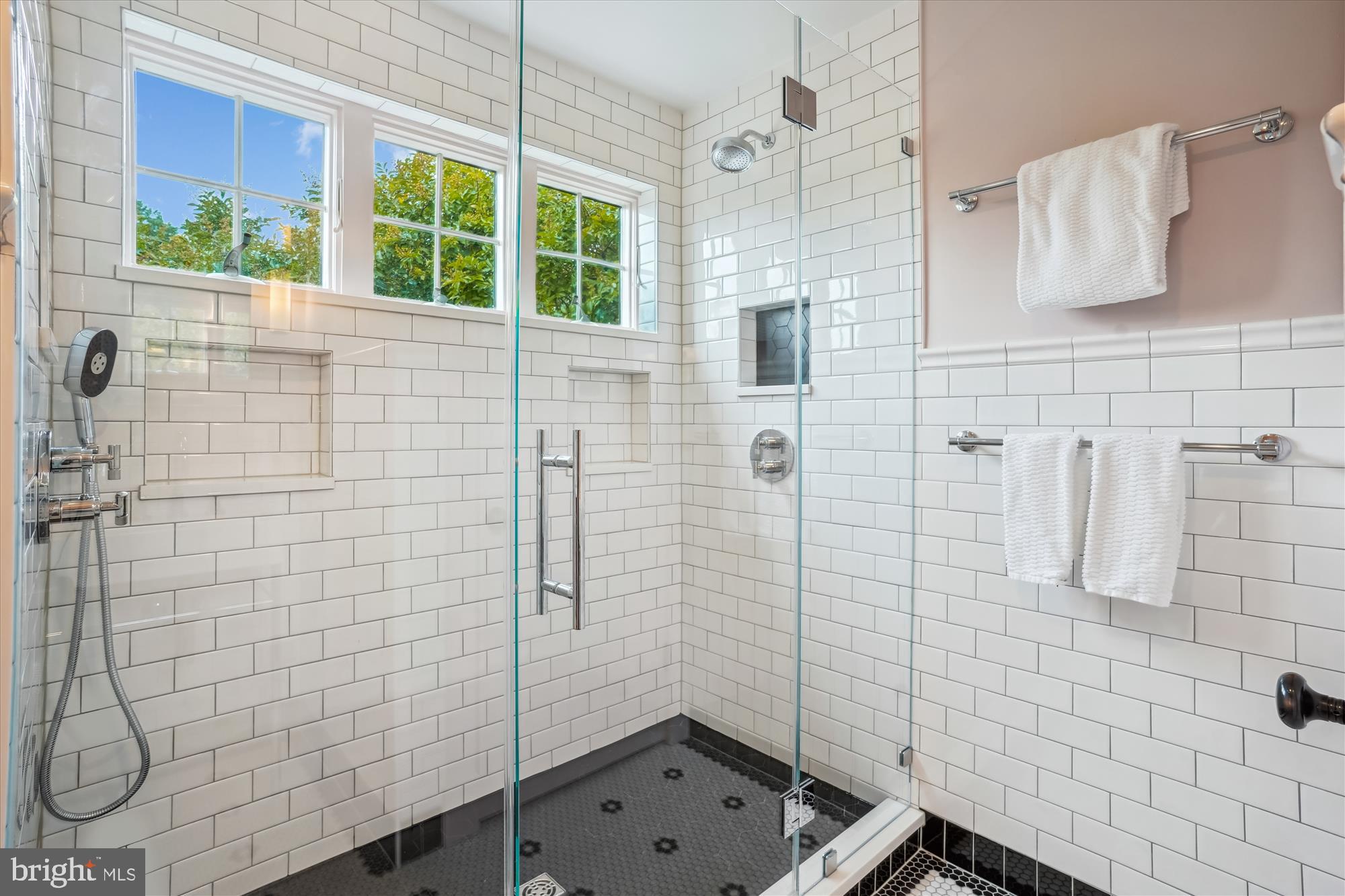 402 W MASONIC VIEW AVENUE