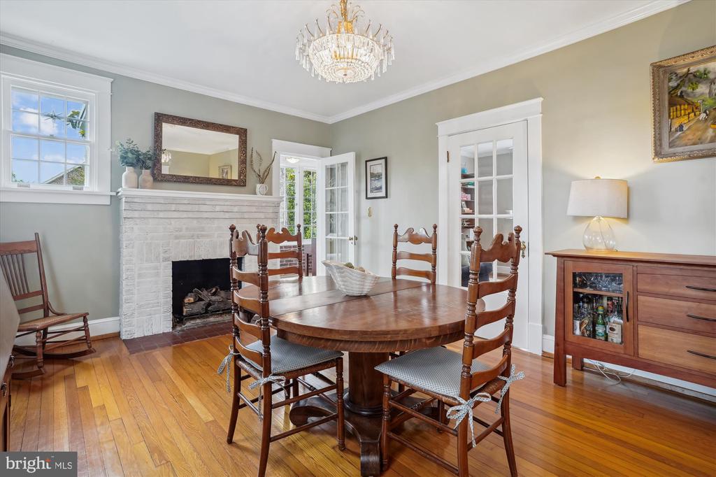 402 W MASONIC VIEW AVENUE