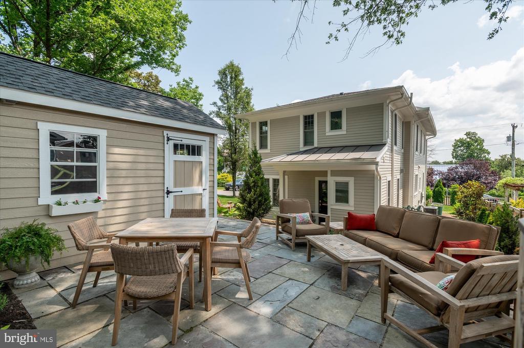 200 W MONROE AVENUE