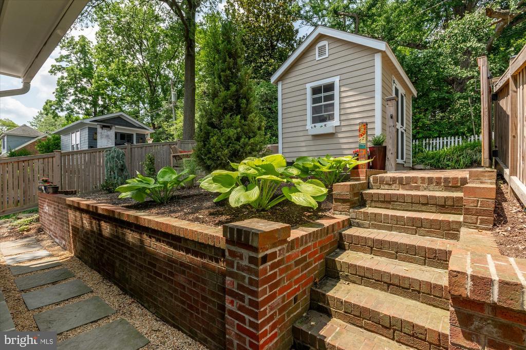 200 W MONROE AVENUE