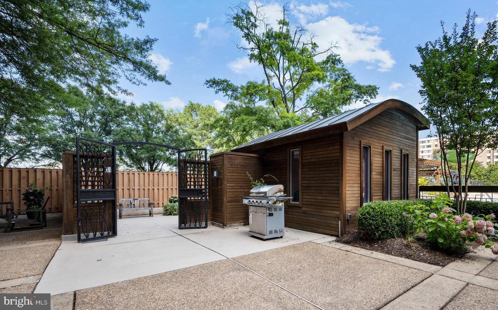 5500 HOLMES RUN PARKWAY 1103
