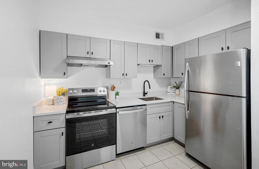 5500 HOLMES RUN PARKWAY 1103