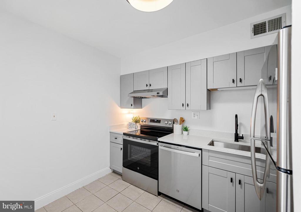 5500 HOLMES RUN PARKWAY 1103