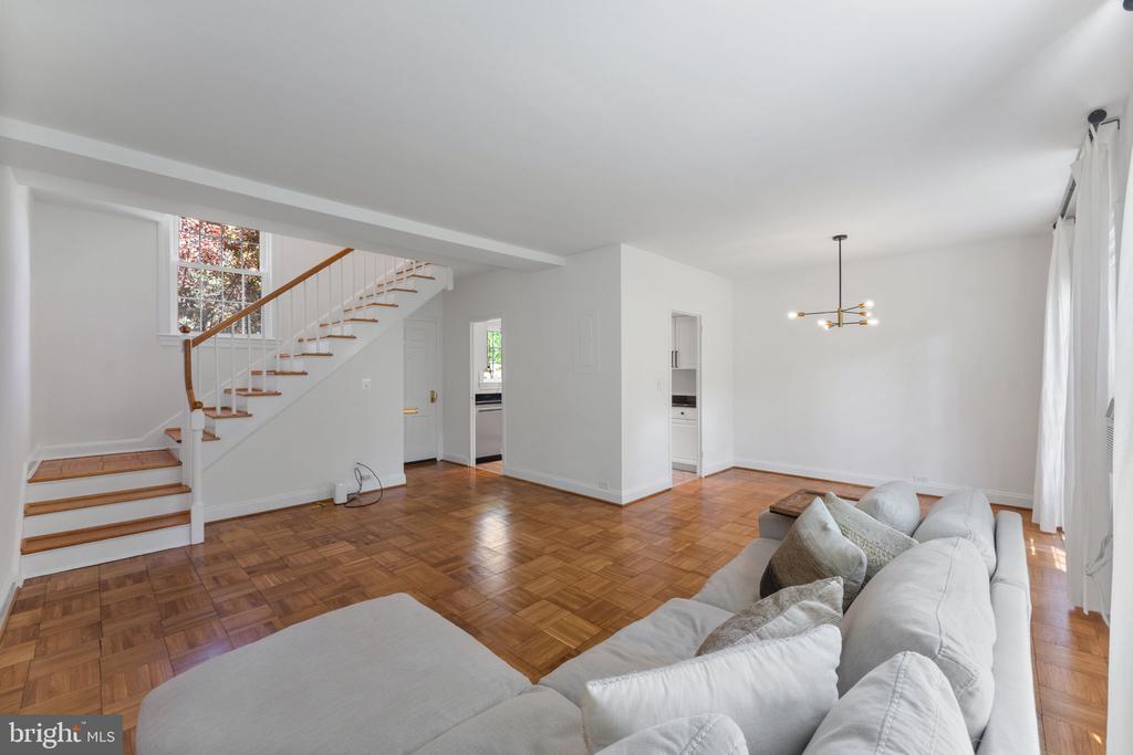 3370 GUNSTON ROAD