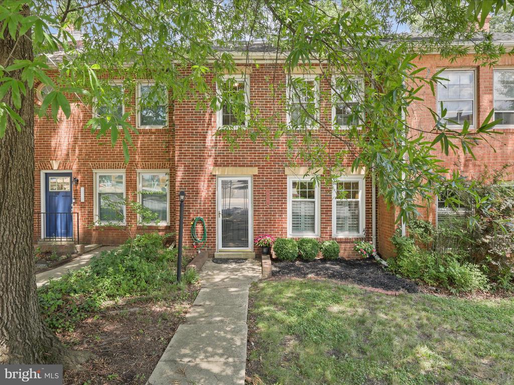 811 GIBBON STREET