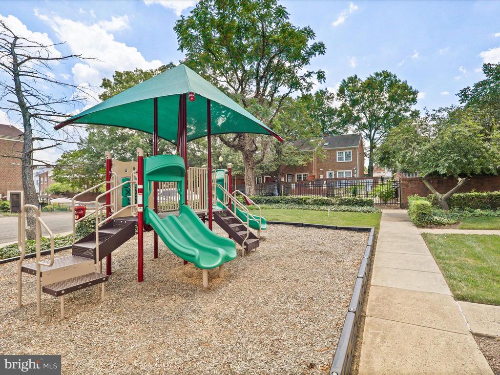 811 GIBBON STREET
