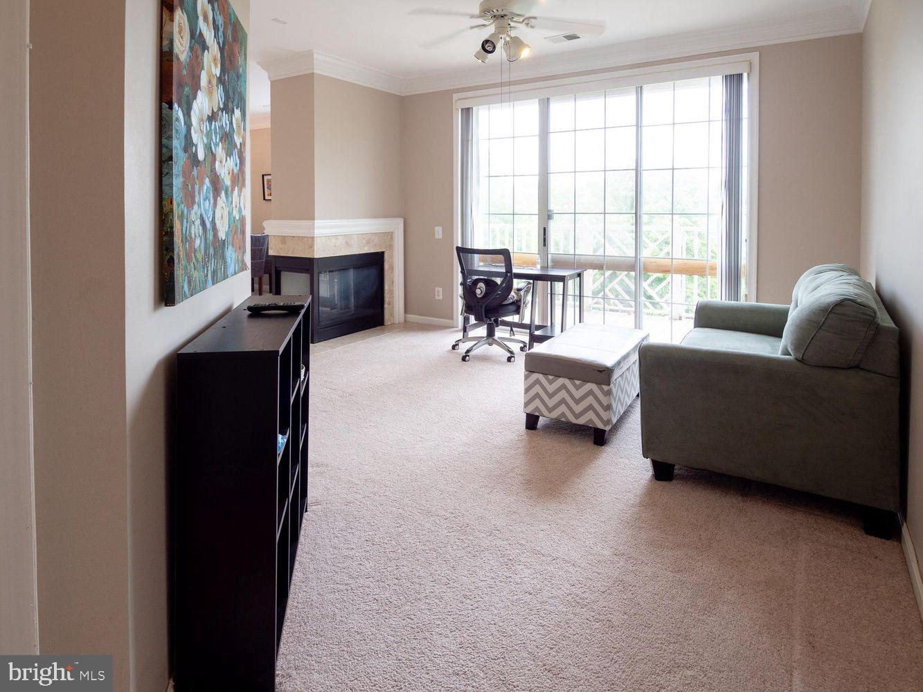 1819 KENWOOD AVENUE 303