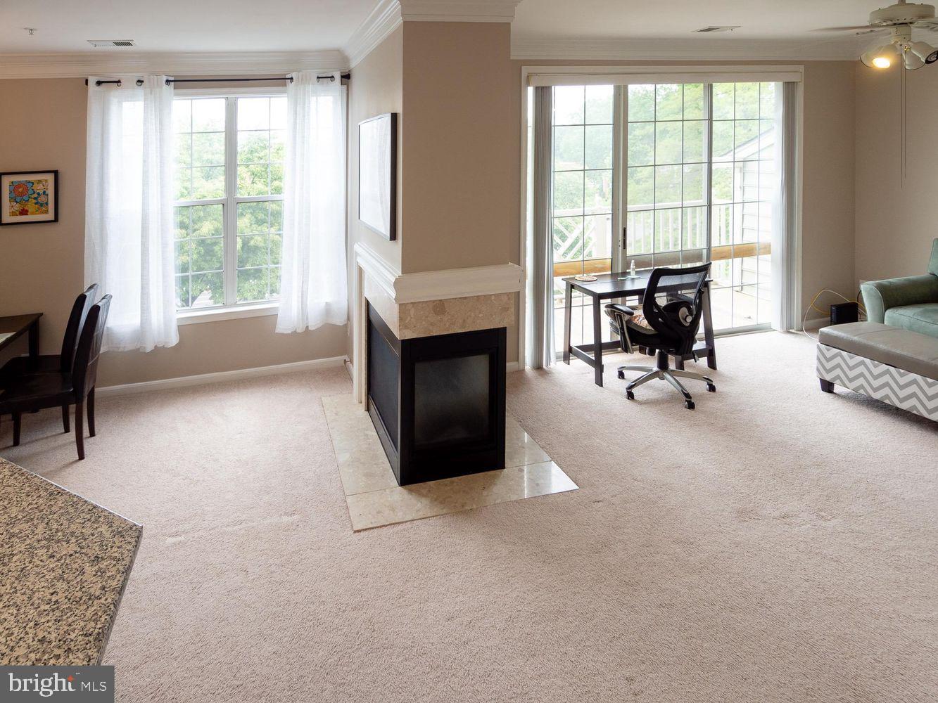 1819 KENWOOD AVENUE 303