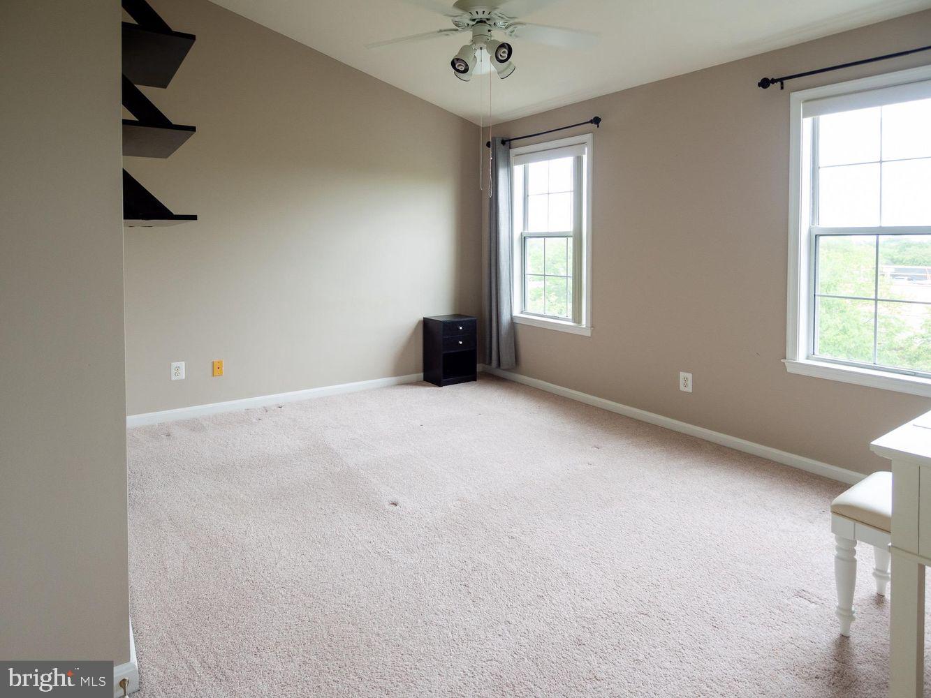 1819 KENWOOD AVENUE 303