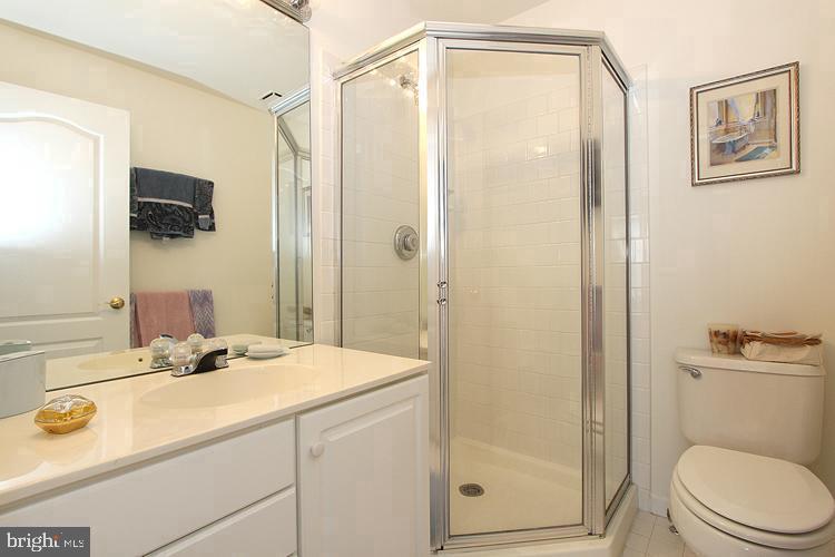 1819 KENWOOD AVENUE 303