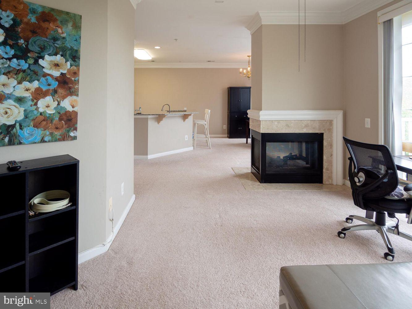 1819 KENWOOD AVENUE 303