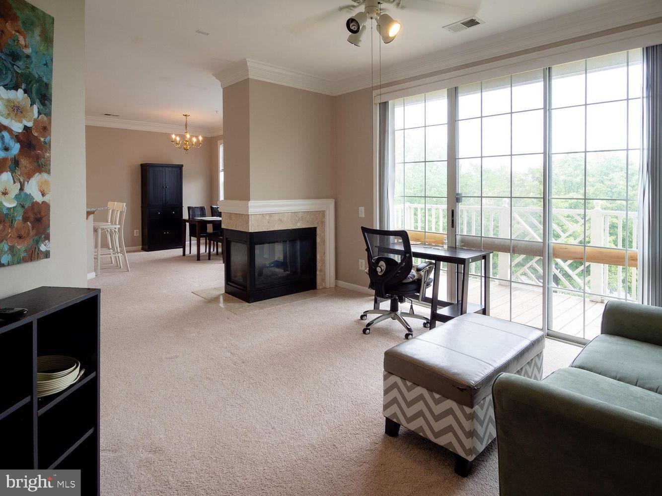 1819 KENWOOD AVENUE 303