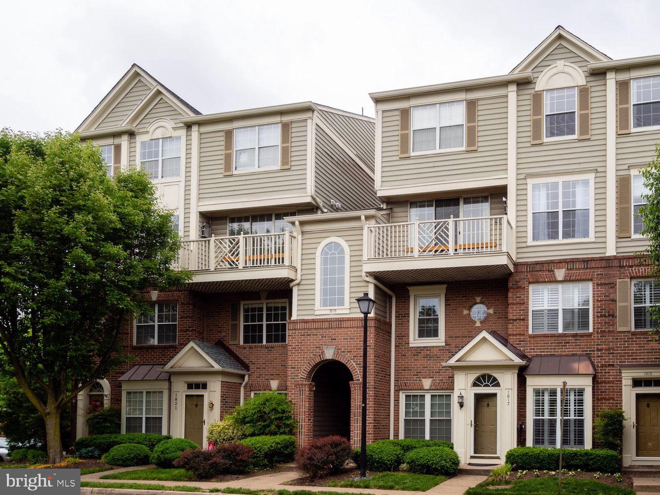 1819 KENWOOD AVENUE 303