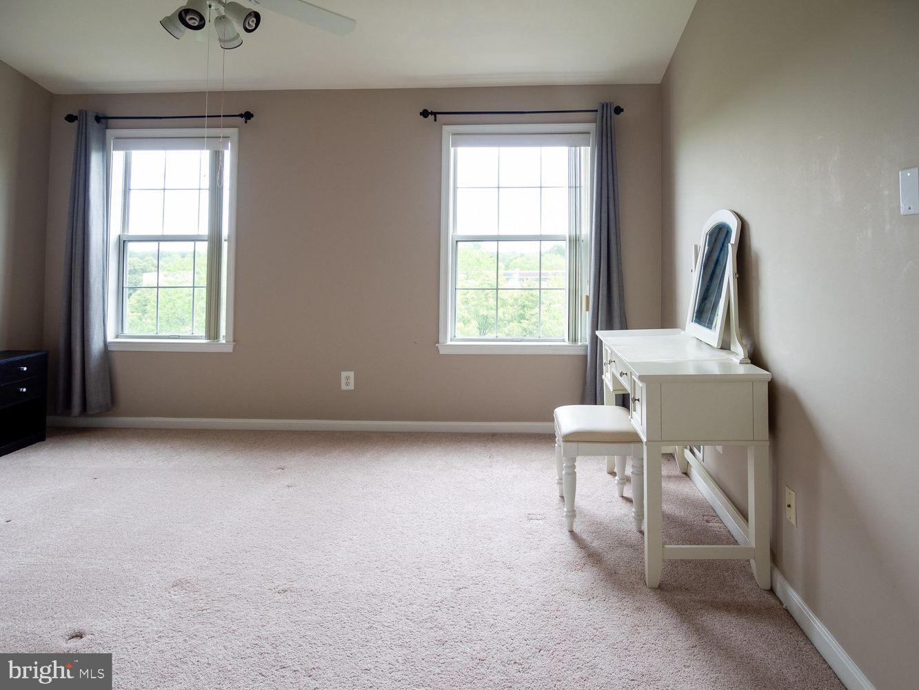 1819 KENWOOD AVENUE 303