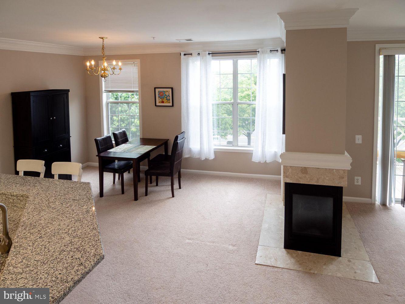 1819 KENWOOD AVENUE 303