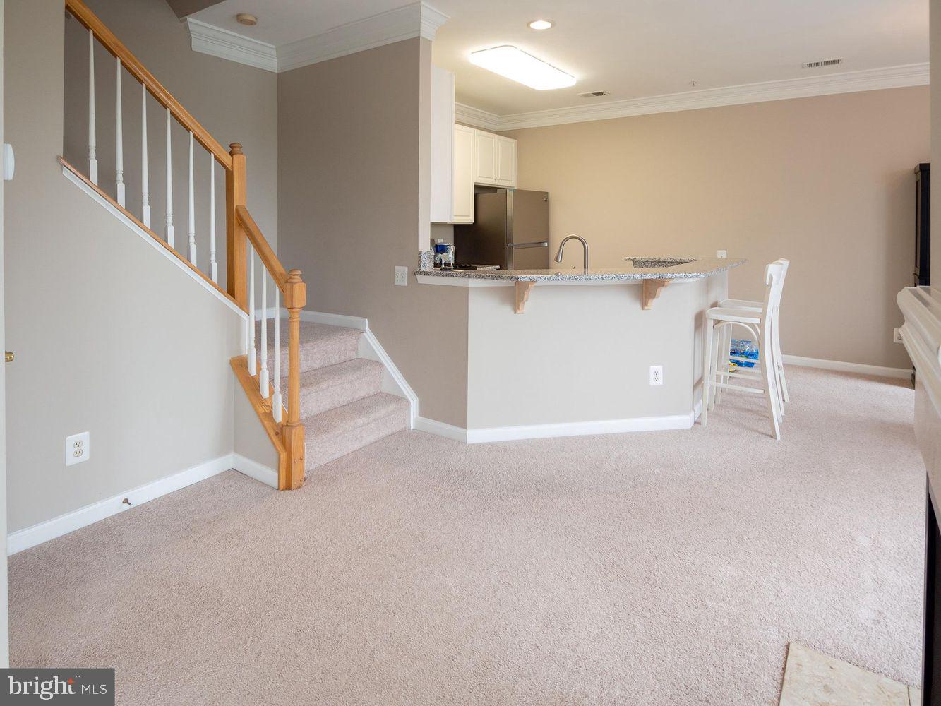 1819 KENWOOD AVENUE 303