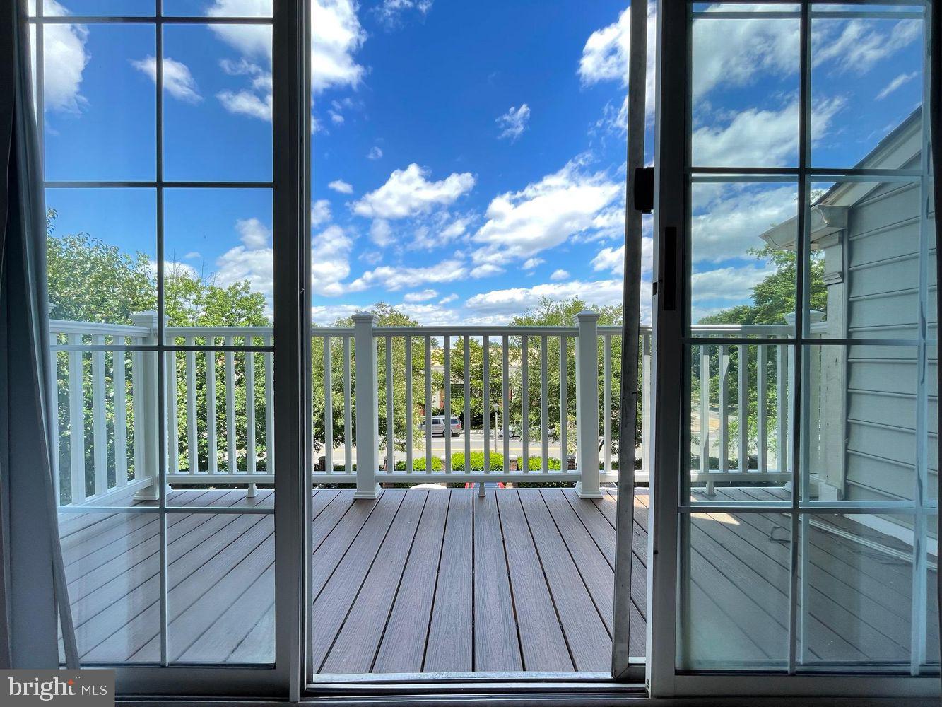 1819 KENWOOD AVENUE 303