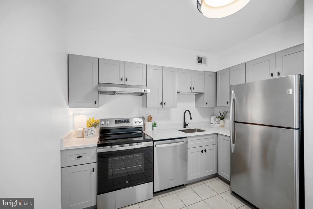 5500 HOLMES RUN PARKWAY 1103