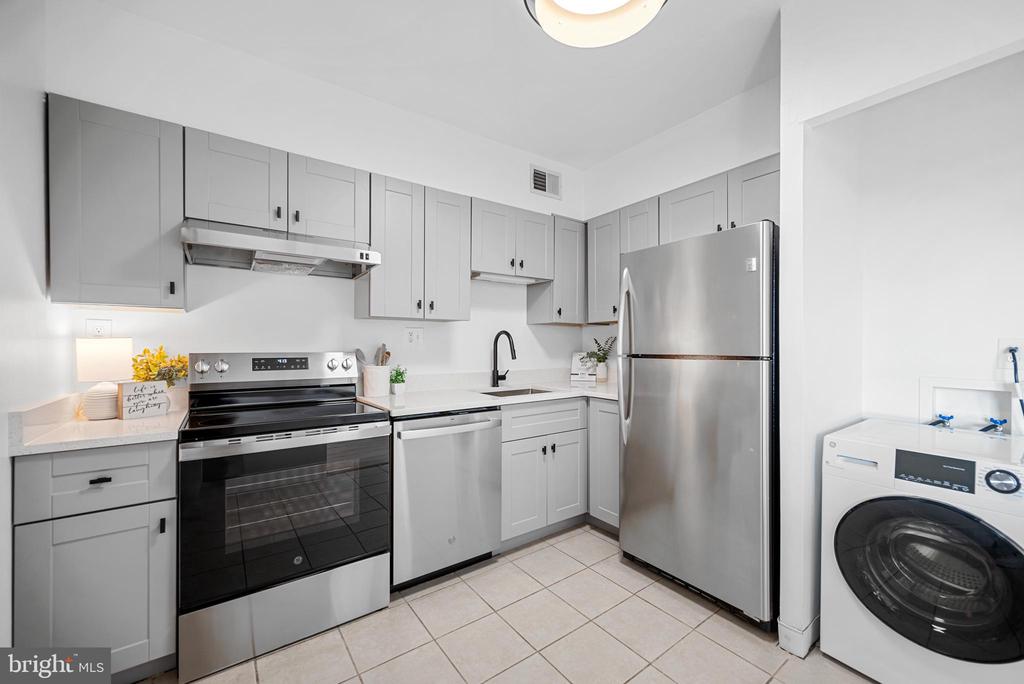 5500 HOLMES RUN PARKWAY 1103