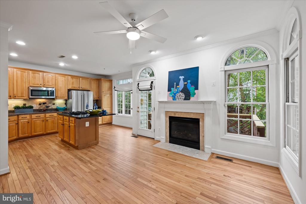 5015 WAPLE LANE