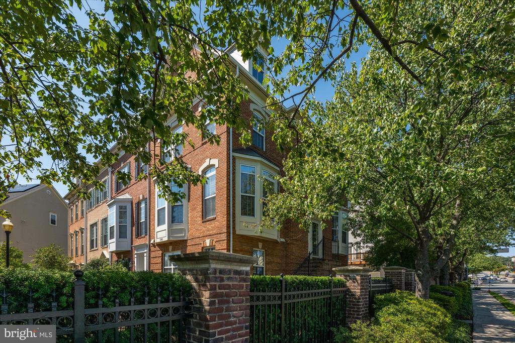 5101 GARDNER DRIVE