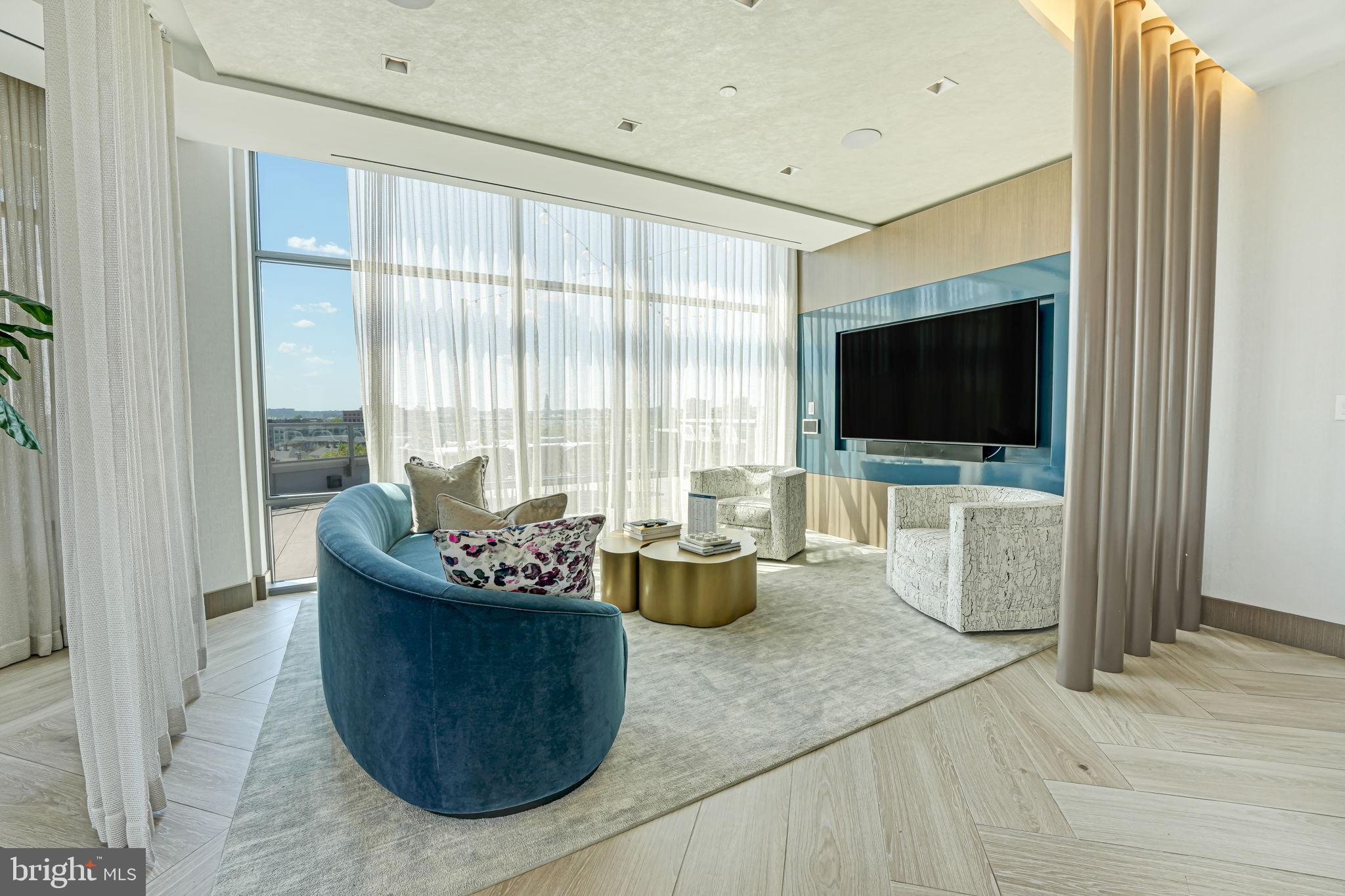 1201 N ROYAL STREET 214