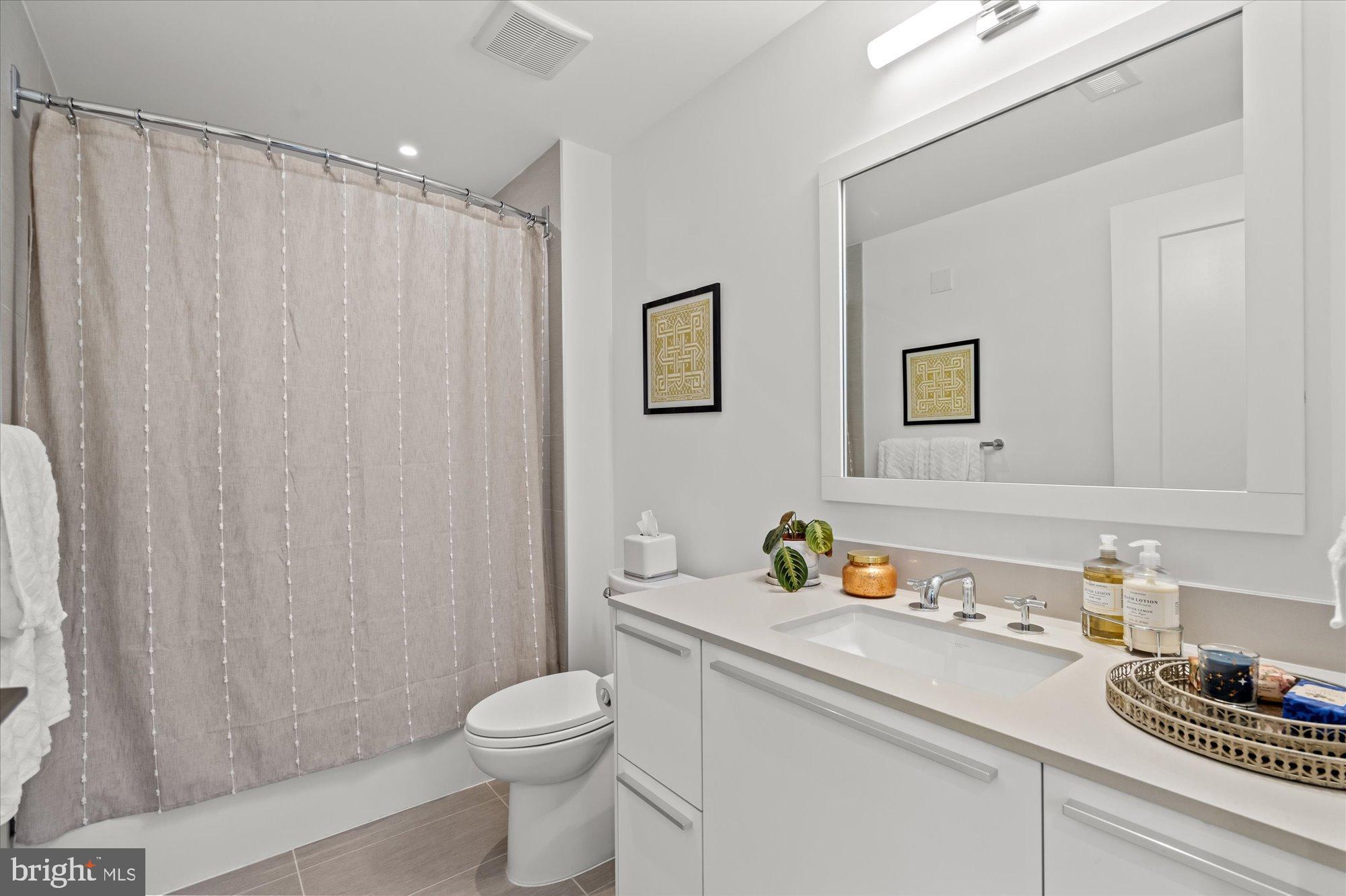 1201 N ROYAL STREET 214