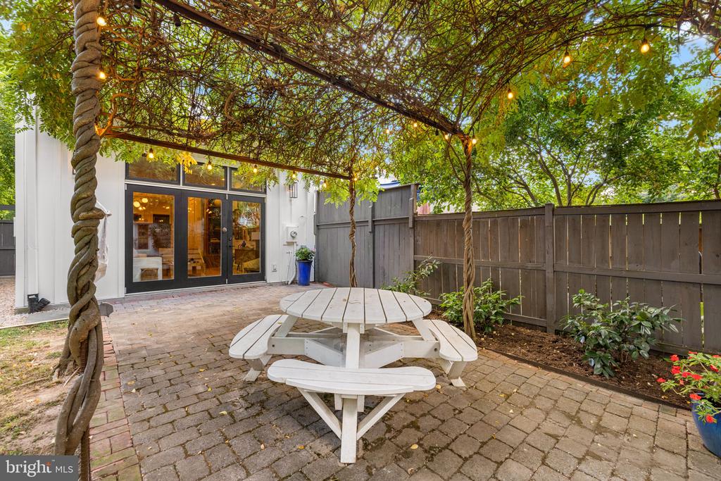 416 DUNCAN AVENUE
