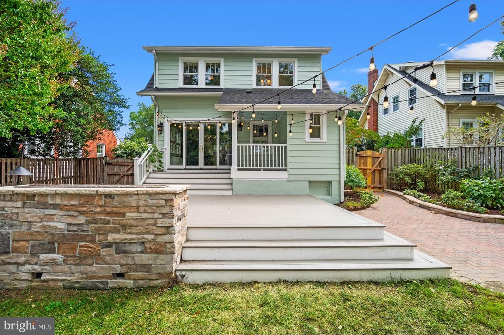 107 W LURAY AVENUE