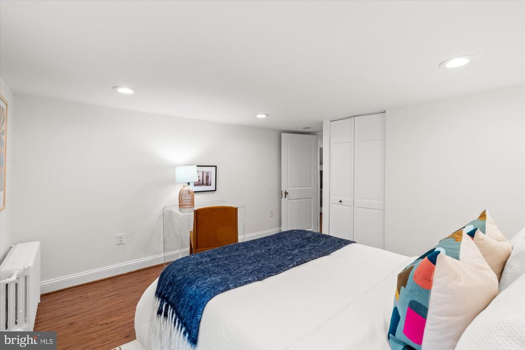 107 W LURAY AVENUE