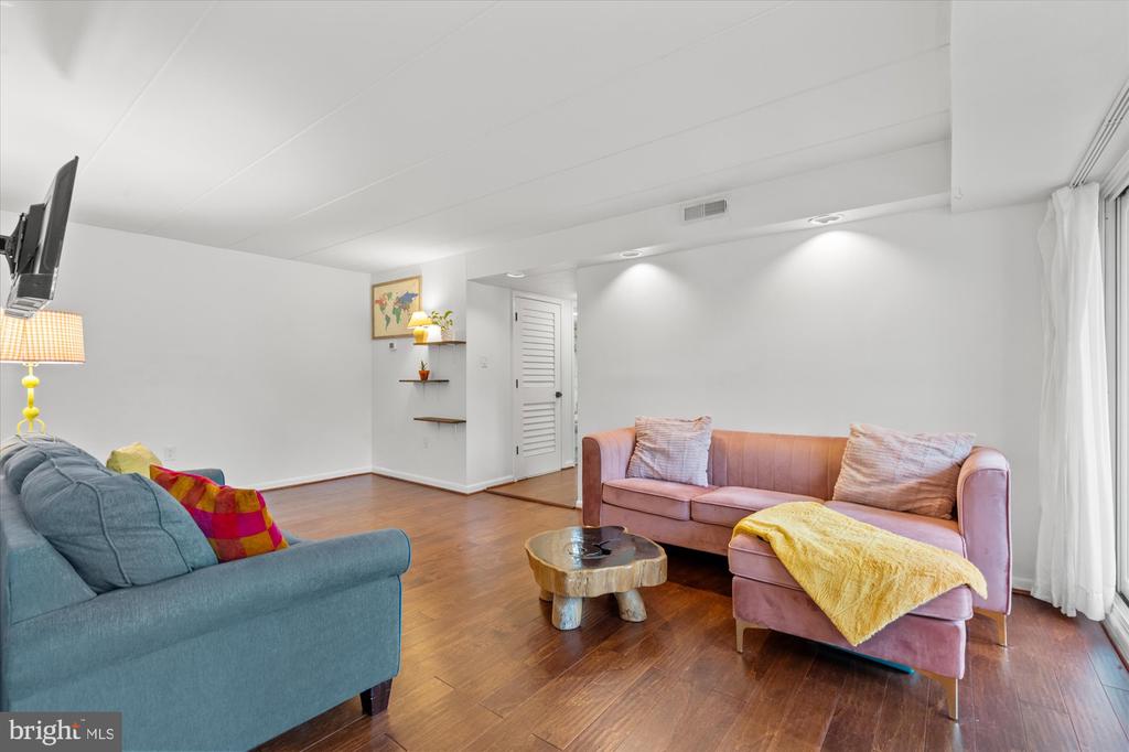 132 ROBERTS LANE 303