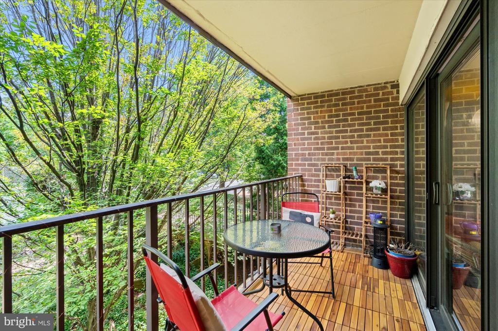 132 ROBERTS LANE 303