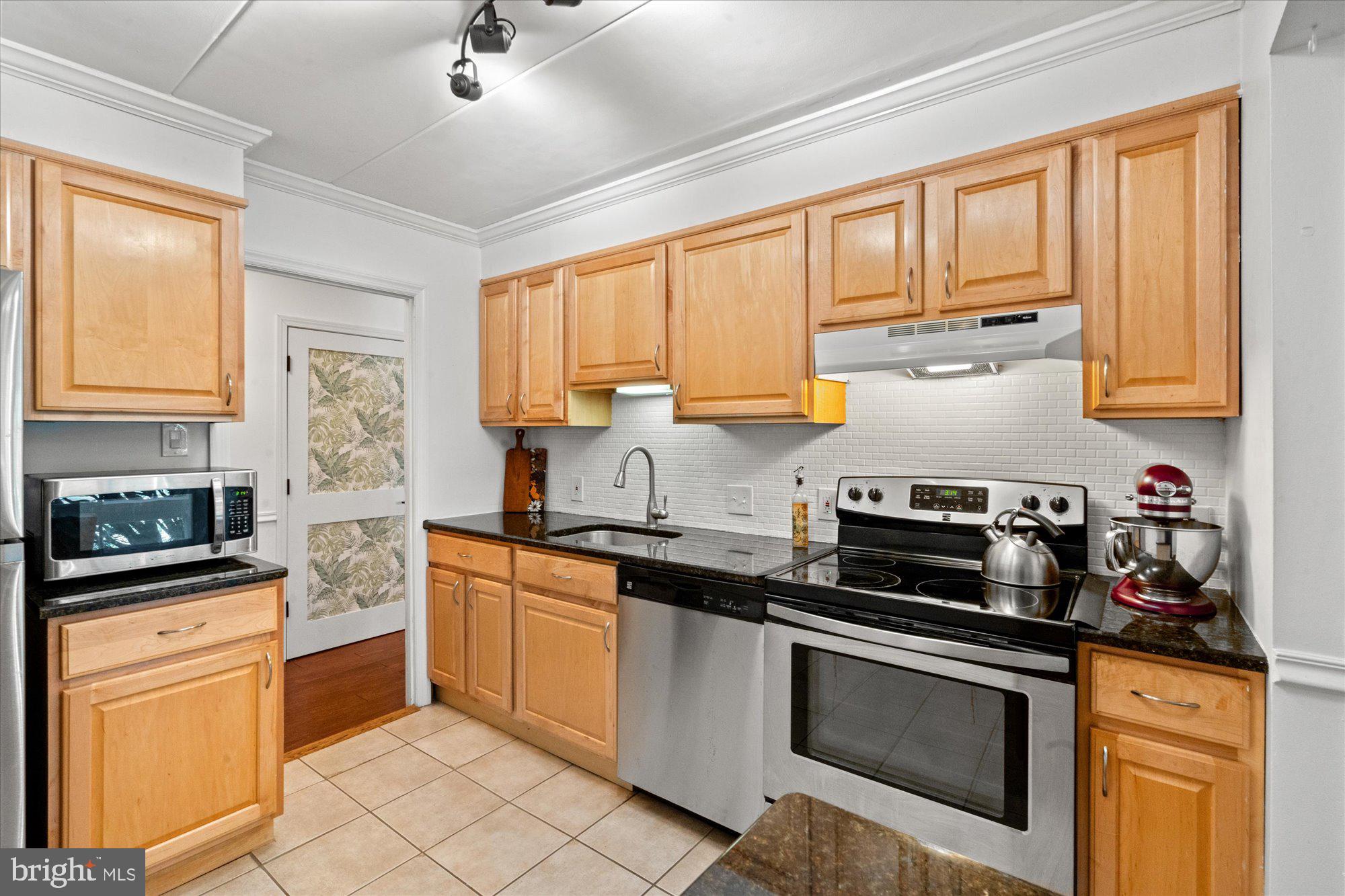 132 ROBERTS LANE 303