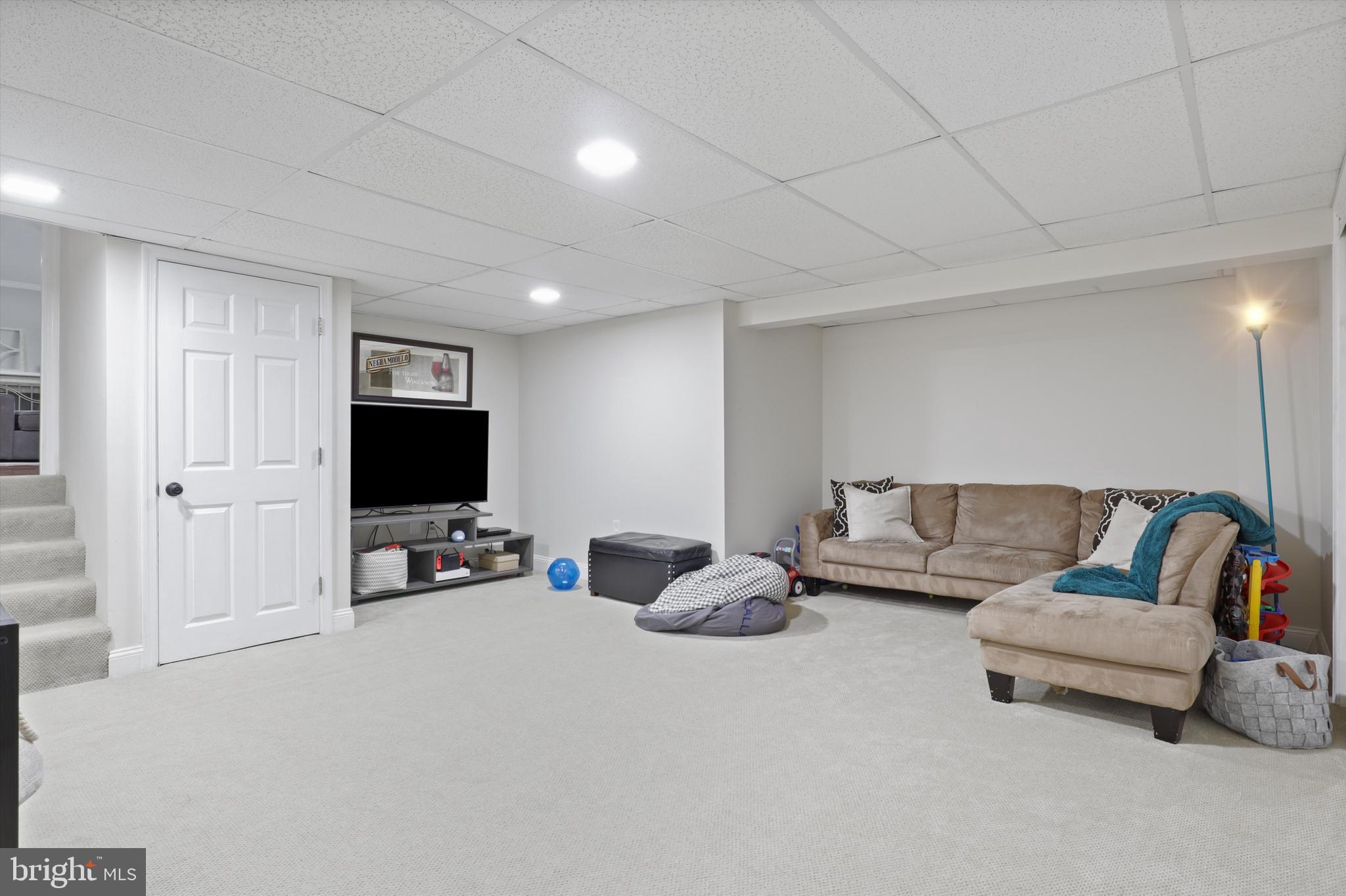 4534 LA SALLE AVENUE