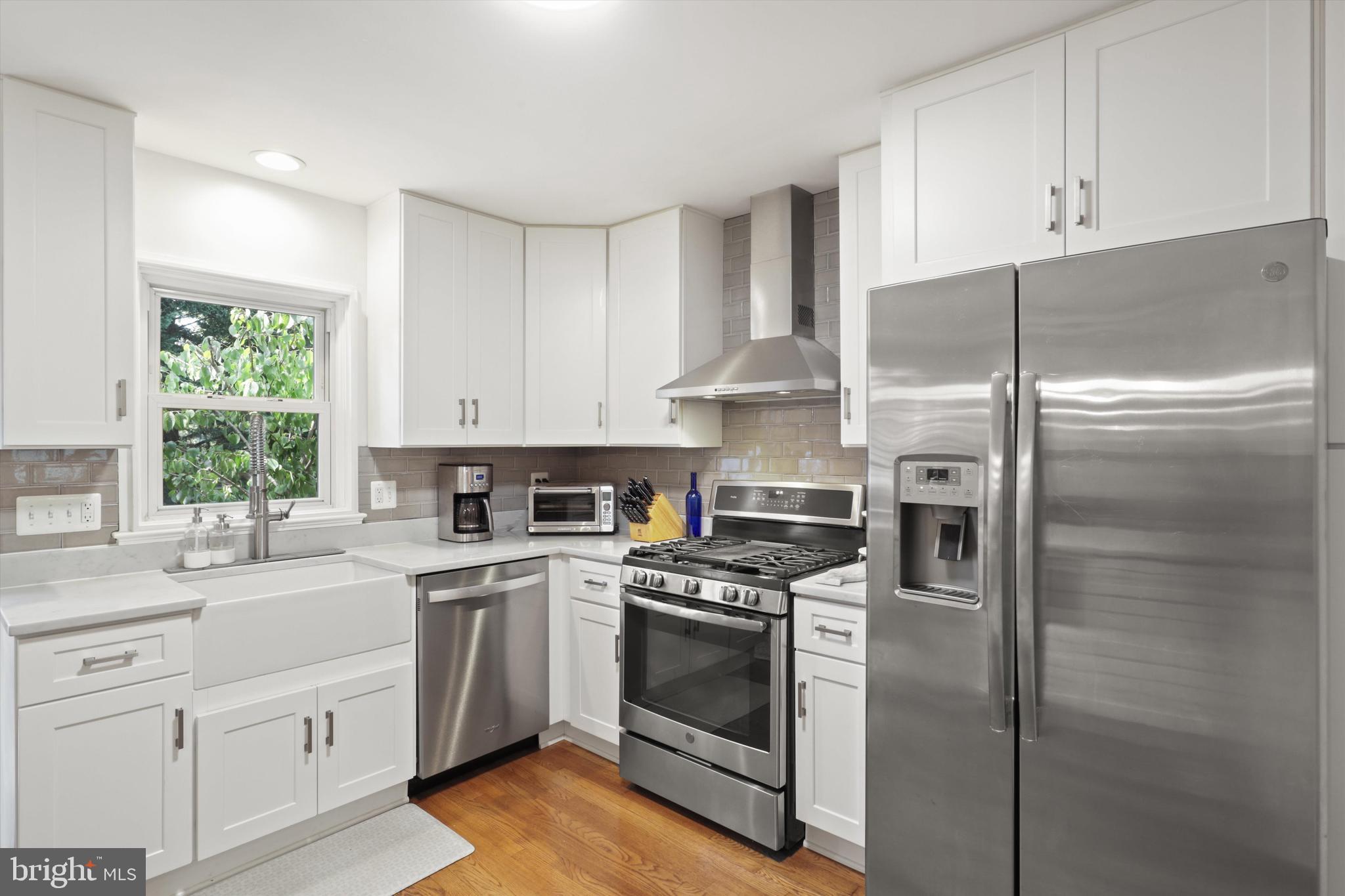 4534 LA SALLE AVENUE