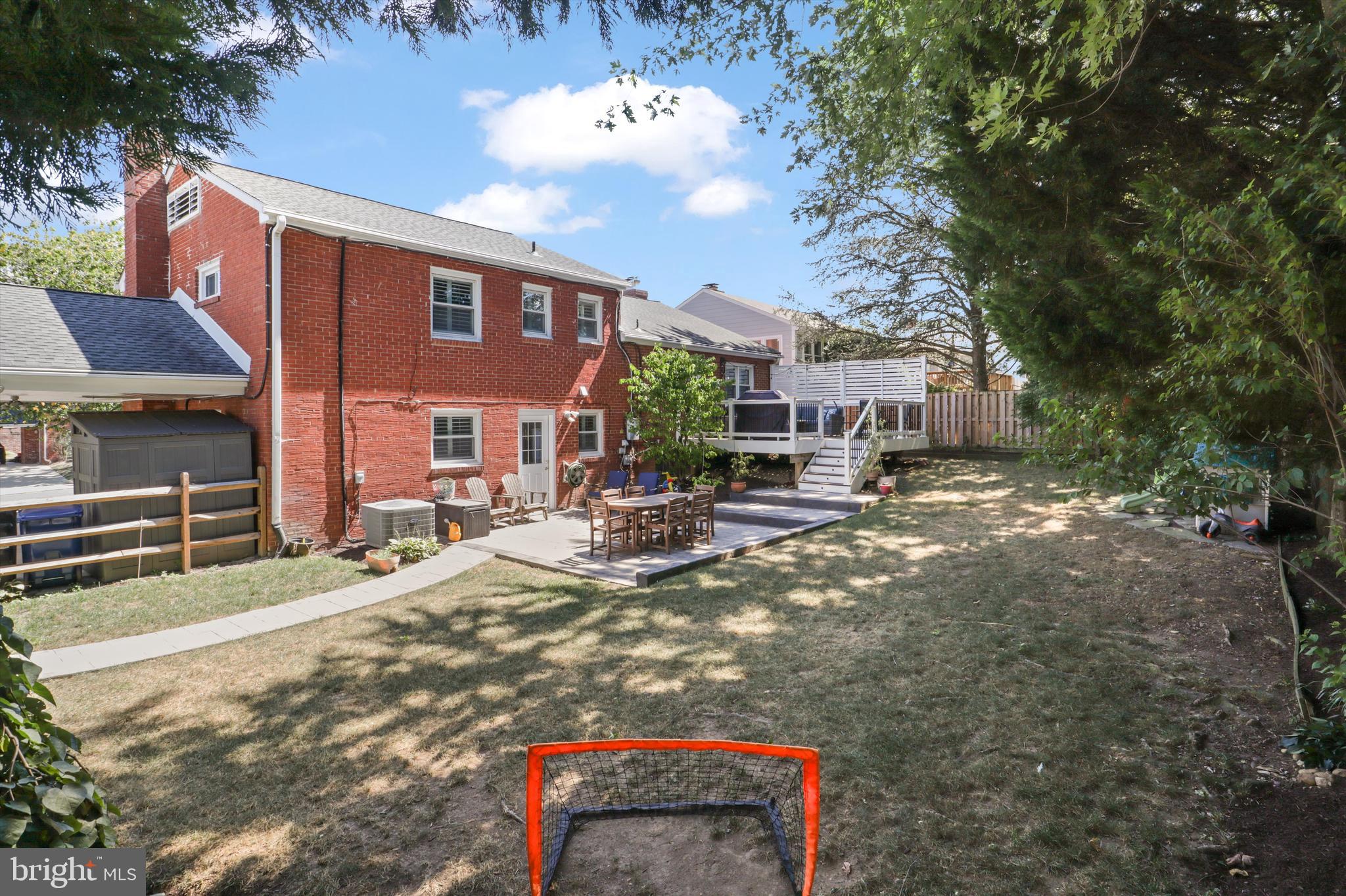 4534 LA SALLE AVENUE