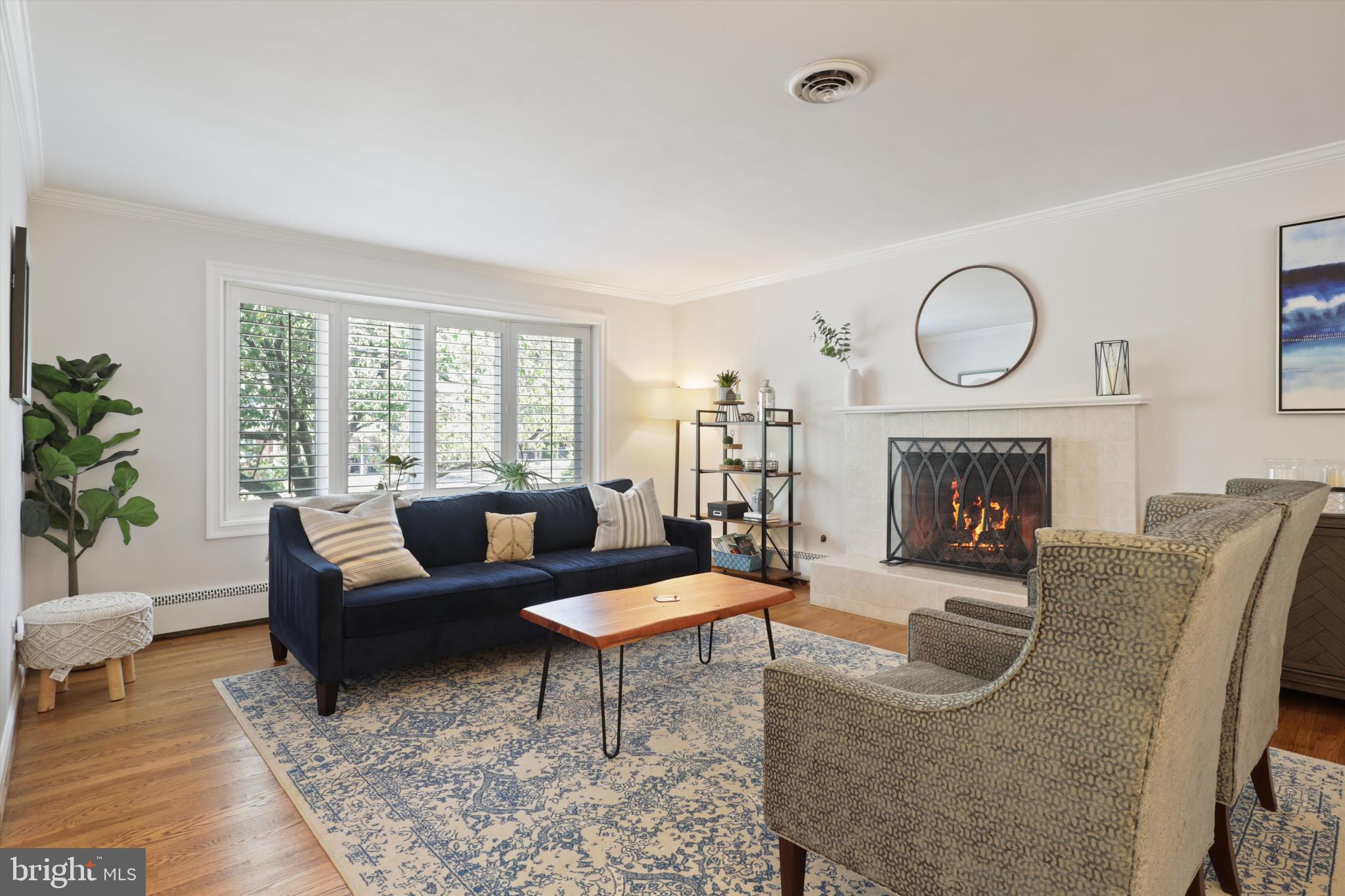 4534 LA SALLE AVENUE