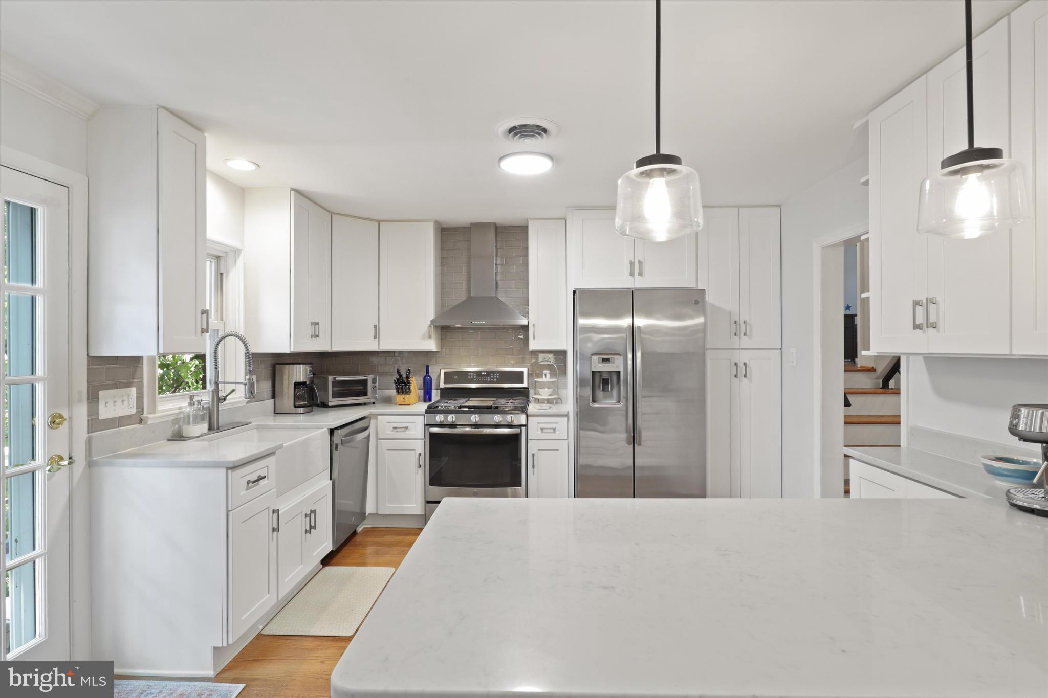 4534 LA SALLE AVENUE