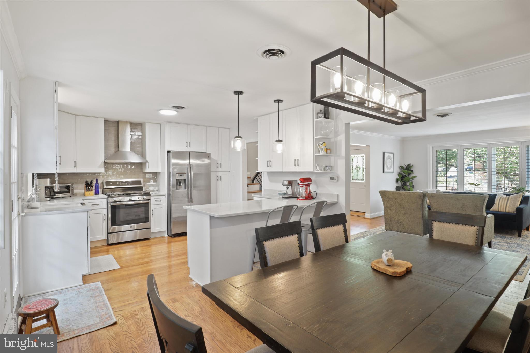 4534 LA SALLE AVENUE