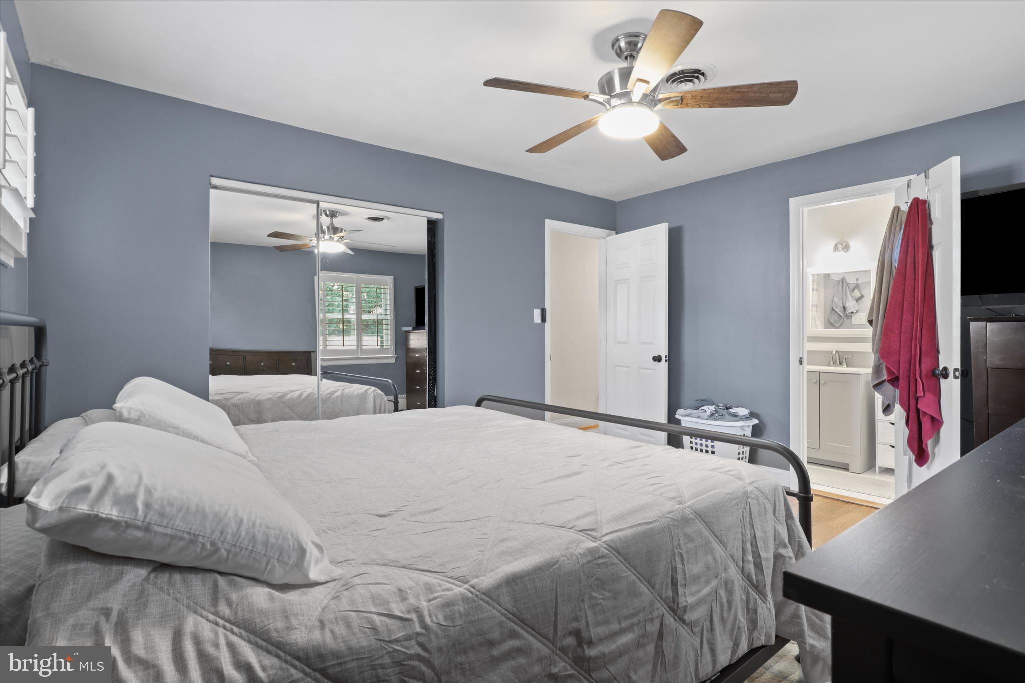 4534 LA SALLE AVENUE